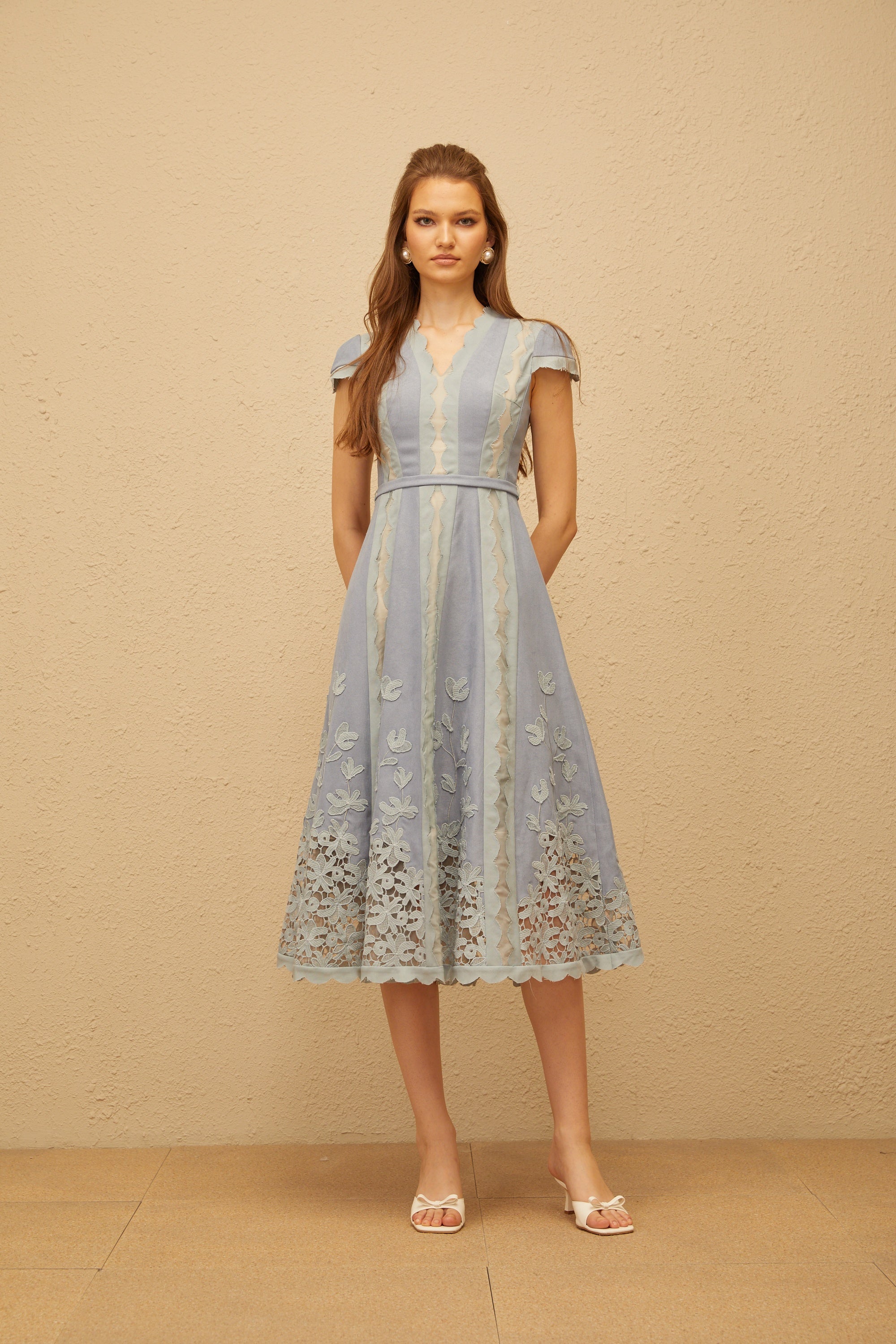 Amália Blue Scalloped Floral Embroidered Midi Dress