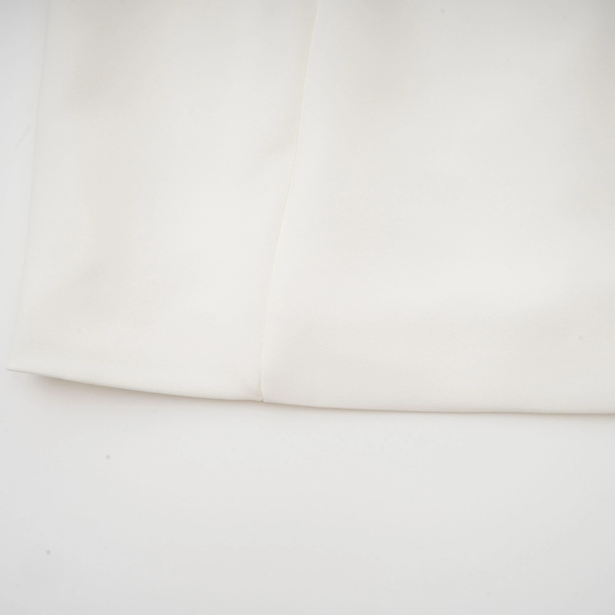 Hilaire White 3D-Petal Top & Skirt Matching Set