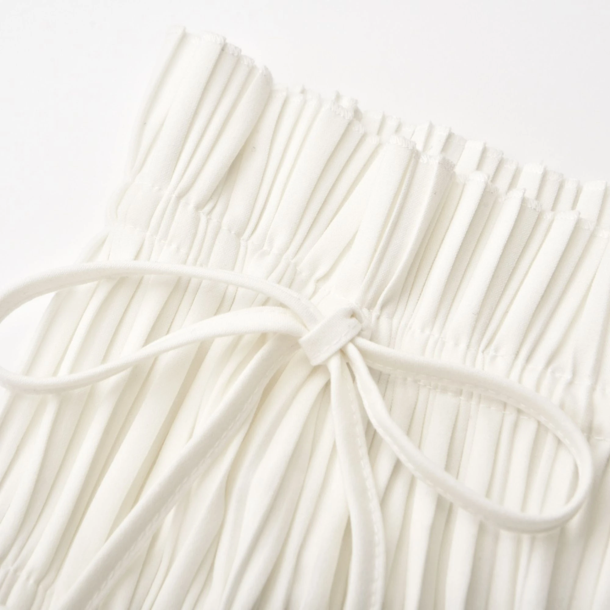 itsy open-back pleated top - itsy, it‘s different