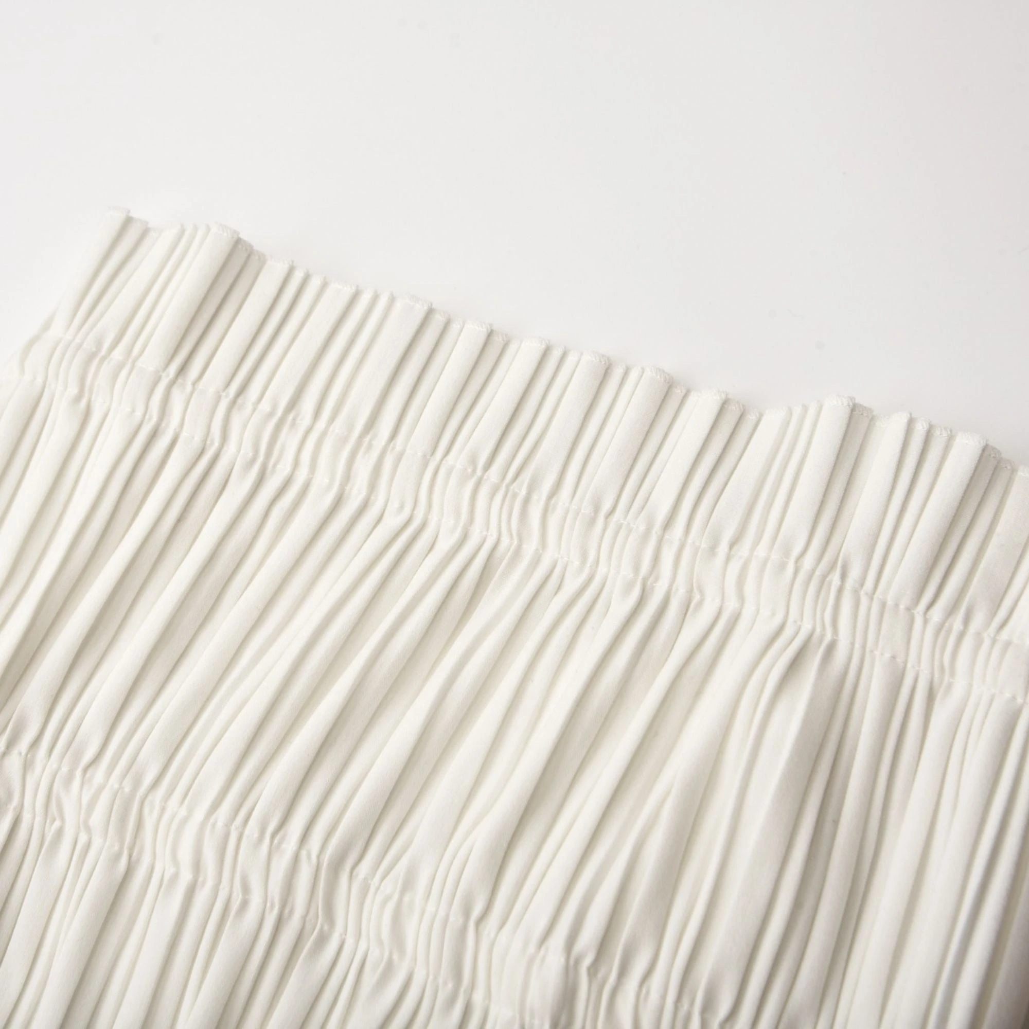 itsy open-back pleated top - itsy, it‘s different